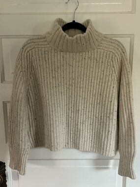 Urban Outfitters Silence + Noise Speckled Cream Ribbed Sweater. Size Small